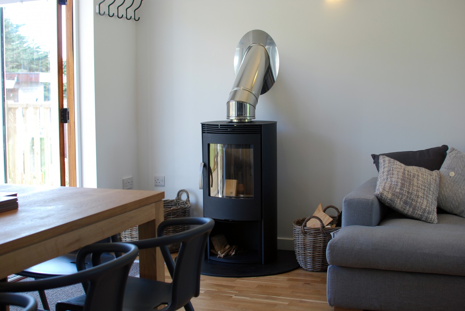 Anemone Holiday Cottage by the beach - Woodburner